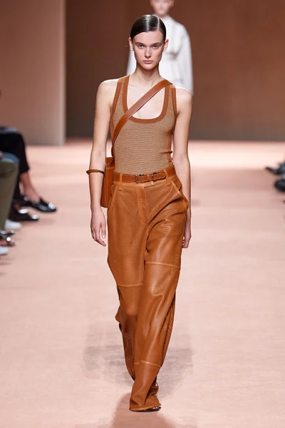 Look 40